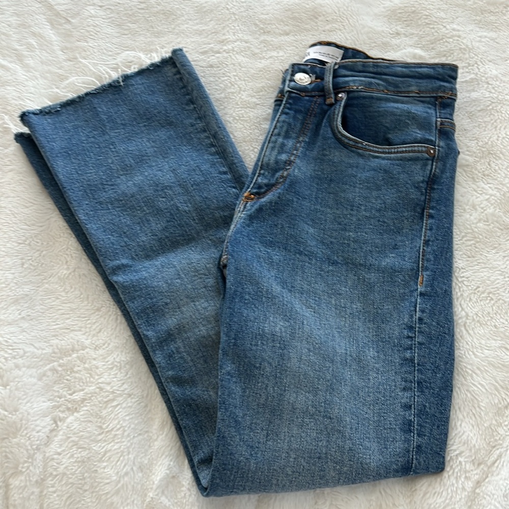 🎉HP🎉 ZARA - Cropped Flare Jeans - Picture 8 of 8